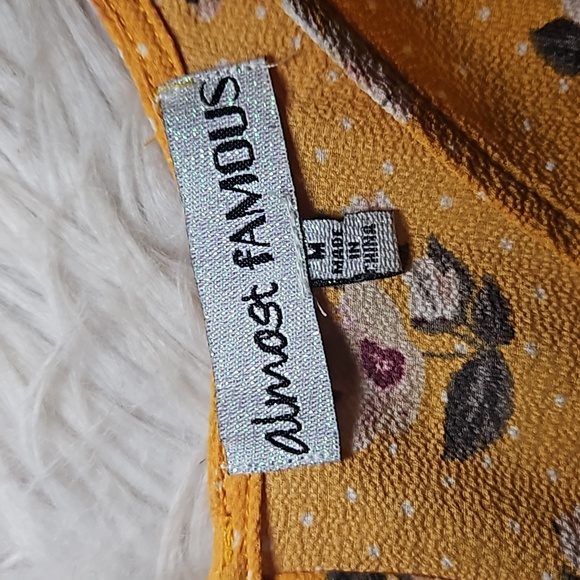 Almost Famous Yellow Floral Cinched Waist Dress – Size Medium (Juniors) - Picture 8 of 12